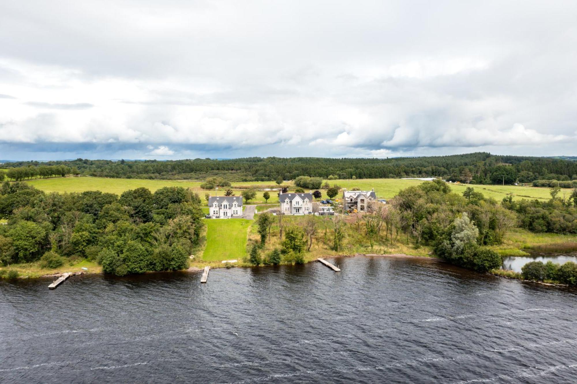 Villa Escape Ordinary At Lily'S Pad Enniskillen Exterior foto