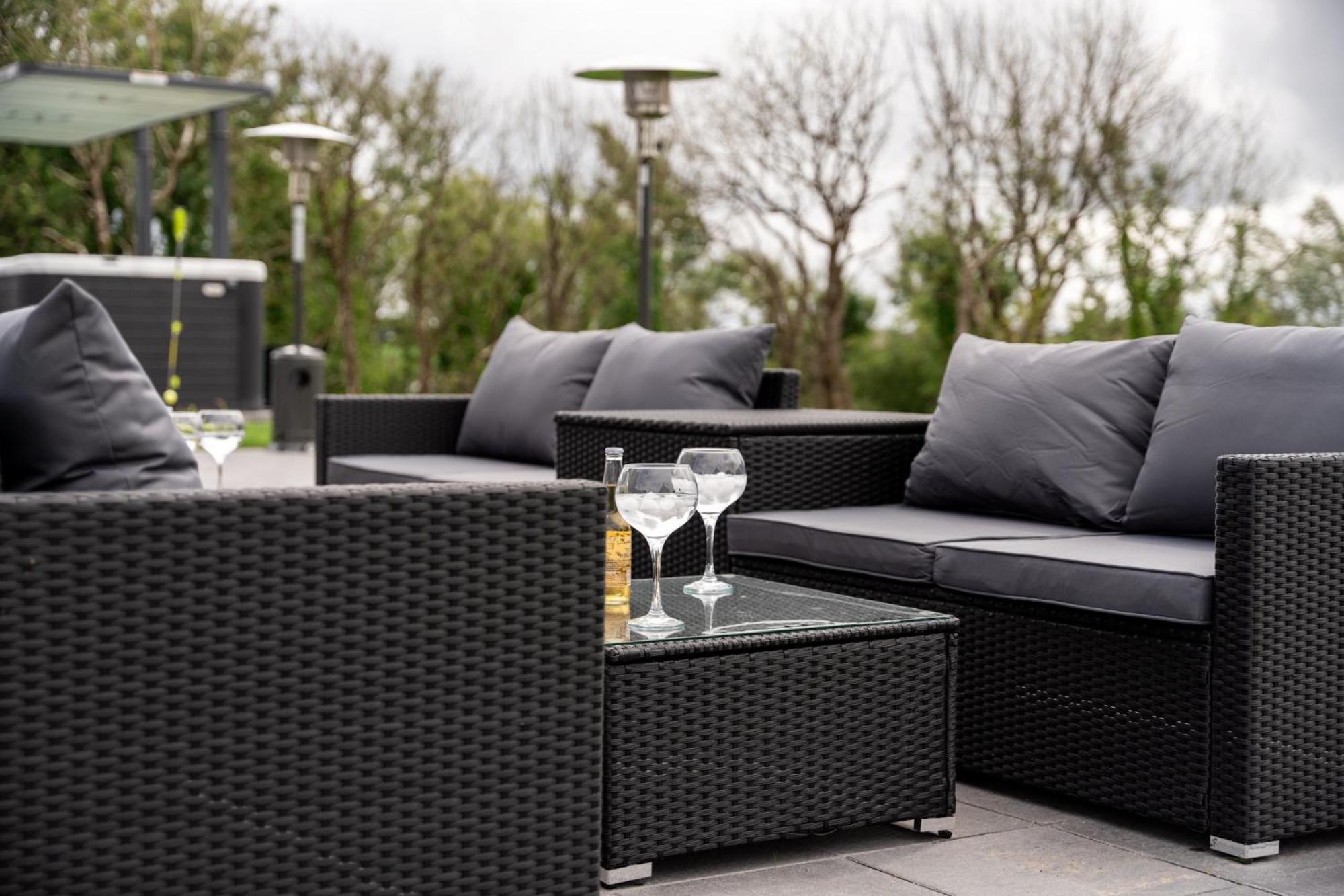 Villa Escape Ordinary At Lily'S Pad Enniskillen Exterior foto