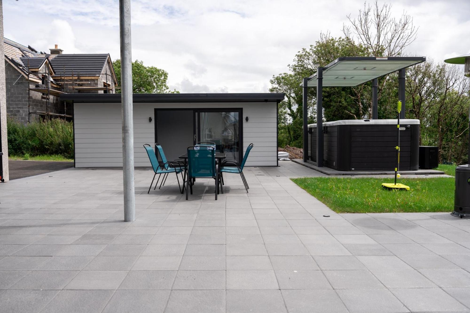 Villa Escape Ordinary At Lily'S Pad Enniskillen Exterior foto
